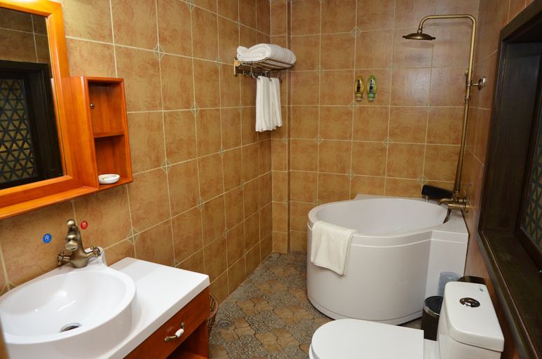 Bathroom 3, Floral Hotel Green Lakeshore, Kunming