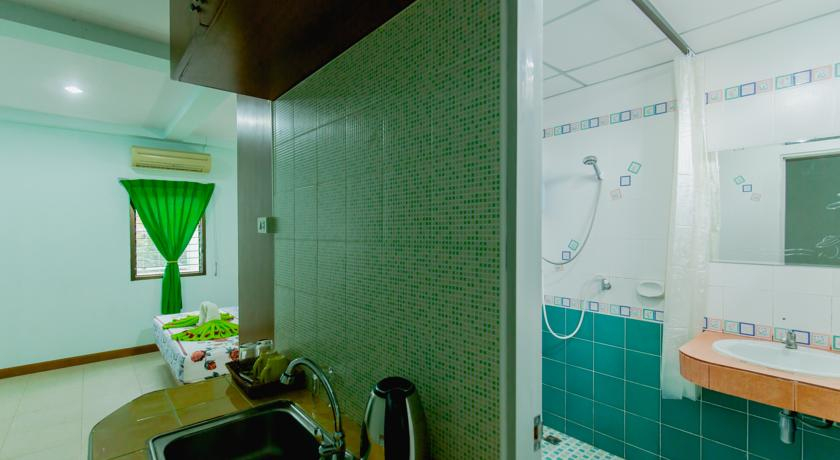 Bathroom 3, RK Guesthouse, Pulau Phuket