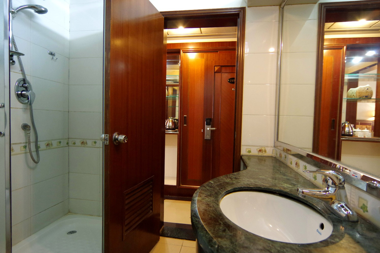 Bathroom 3, Yinhe Hotel, Nanning