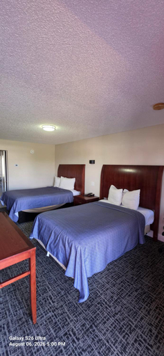 Bedroom 3, Red Carpet Inn Williamstown, Gloucester