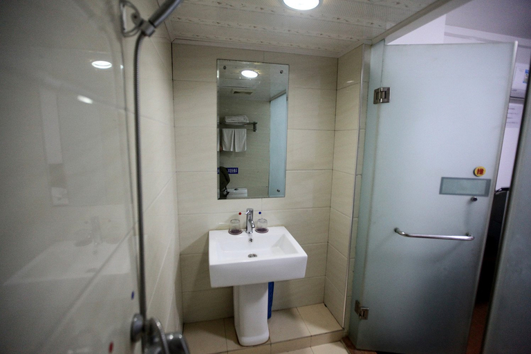 Bathroom 2, Hengyuan Business Hotel, Nanchang