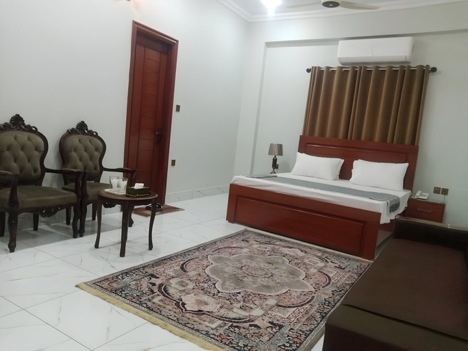 Others 3, ザ ホテル 786, Sukkur