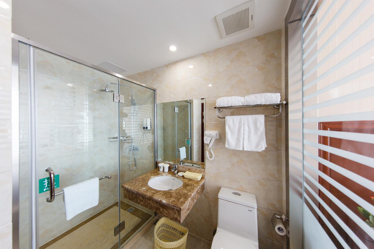 Bathroom 5, GreenTree Inn (Zhangjiagang Jingang Town, RT-Mart), Suzhou