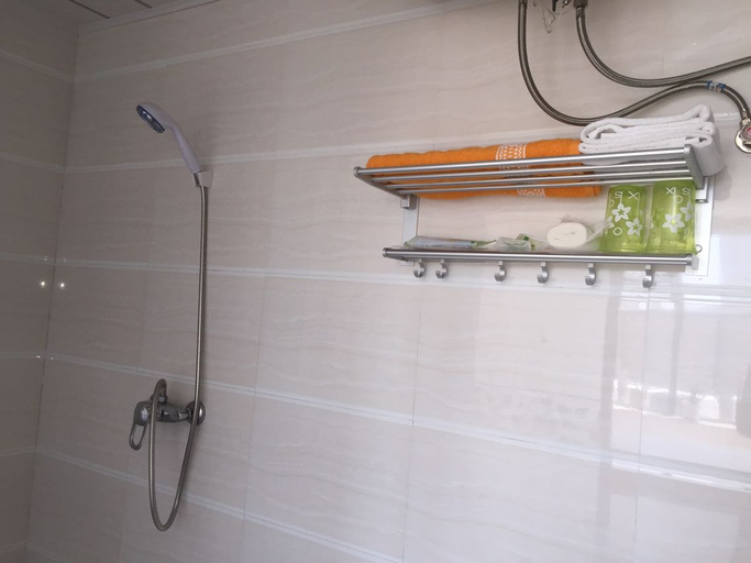 Bathroom 2, Haoyijia Express Hotel, Dalian