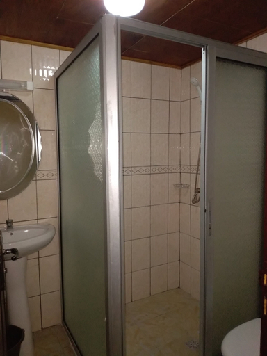 Bathroom 3, Chic appartement meublé de Bonamoussadi, Wouri