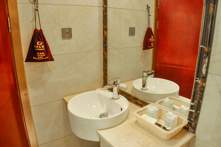 Bathroom 2, Ziguang Hotel, Jinzhong