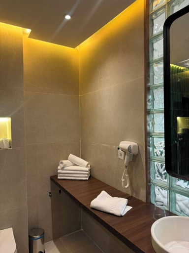 Bathroom 5, Le M Neo, Rabat