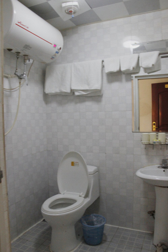 Bathroom 3, Jinchi Hotel, Beijing