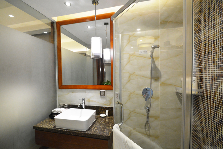 Bathroom 3, Zhengzhou Airport Hotel, Zhengzhou