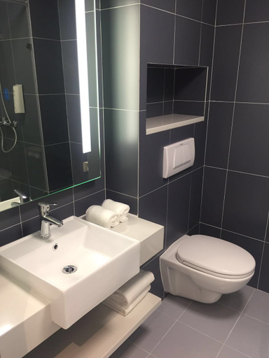 Bathroom 2, HanTing Hotel (Shanghai Wujing East China Normal University), Shanghai