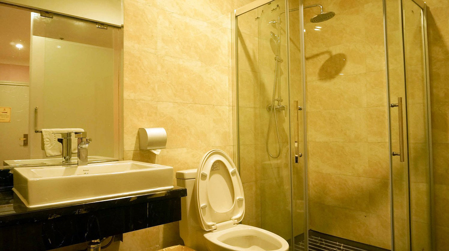 Bathroom 2, Days Hotel (Hubin Road), Dongguan