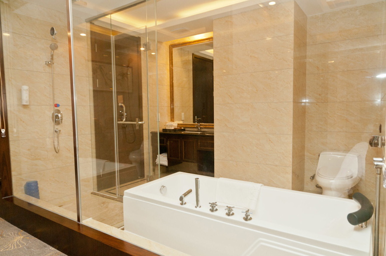 Bathroom 3, Qi Yue International Hotel, Zibo