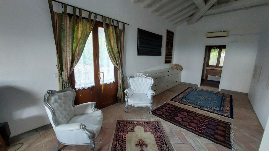 Room 4, Villa Oltreconfini, Terni
