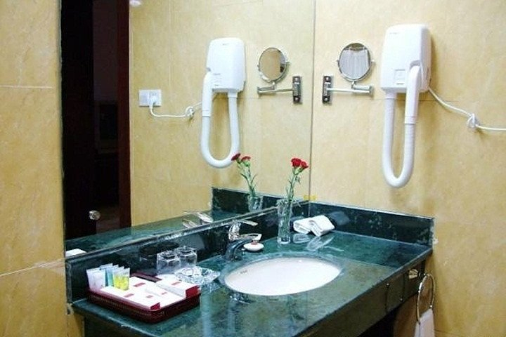 Bathroom 2, Boyue Huizhou Resort Hotel, Shangrao