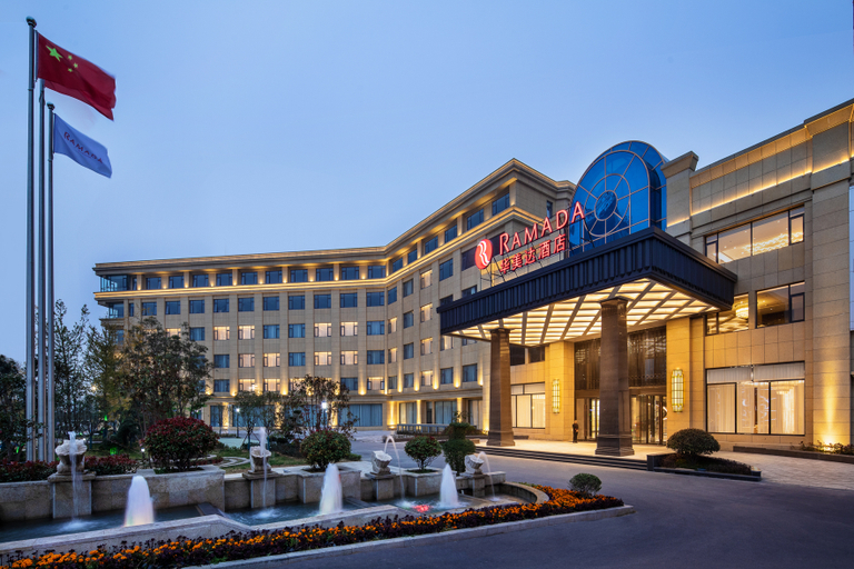Exterior & Views 2, Ramada Wyndham Zhengzhou Xinzheng, Zhengzhou