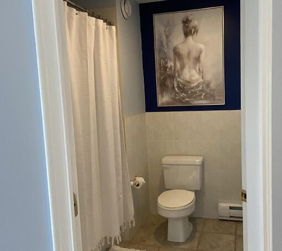 Bathroom 3, Beach Street Inn, Saint John