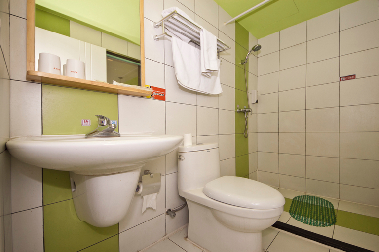 Bathroom, AKS Express Hotel Wenzhou South Railway Station Branch, Wenzhou