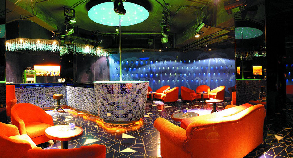 Food & Drinks