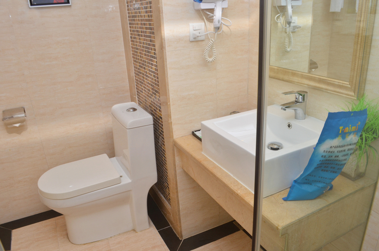 Bathroom 3, Xana Lite· Huizhou Yuanzhou Jinsha, Huizhou