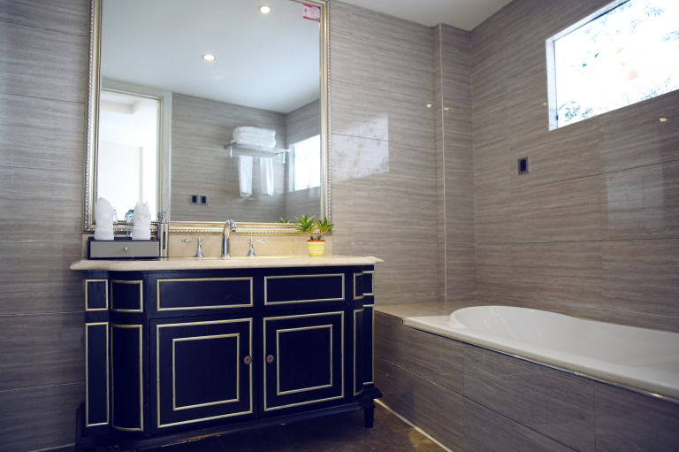 Bathroom 2, Hao Wang Jiao Hotel