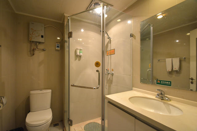 Bathroom 2, Red Ants Fashion Hotel Zhengzhou, Zhengzhou