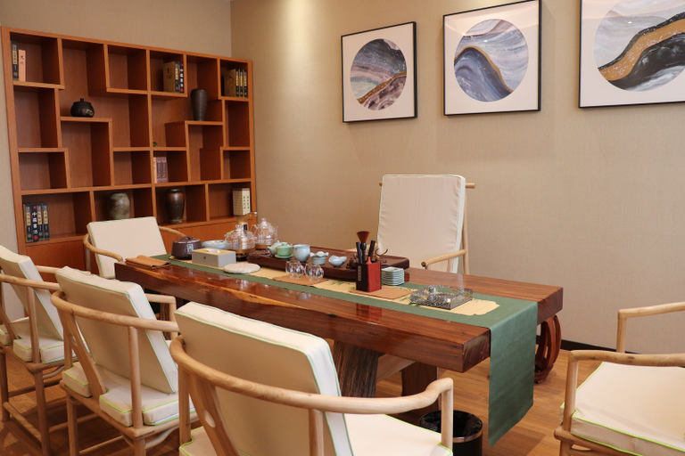 Food & Drinks, Longqi Longhu Hotel, Chuxiong Yi