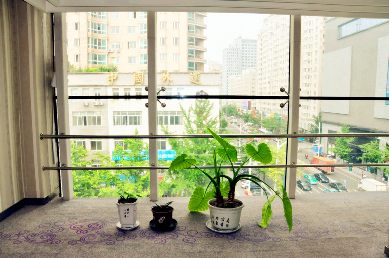 Others 5, Huashipai Business Hotel, Sinŭiju