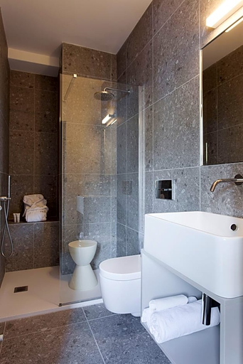 Bathroom 4, Hotel Tremoggia, Sondrio
