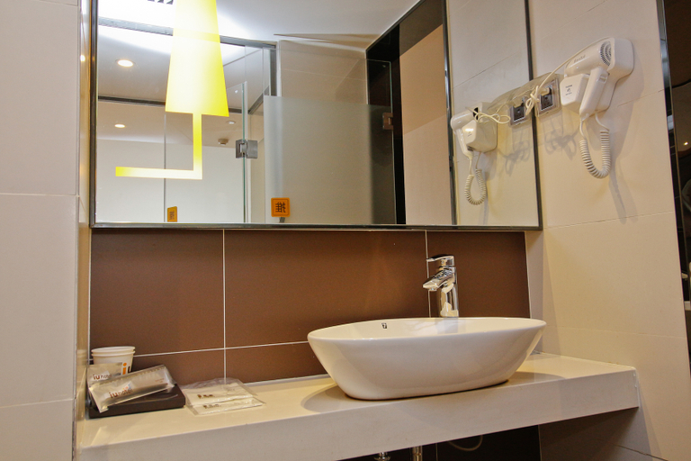 Bathroom 2, IU Hotel (Xi'an Zhonggulou Square), Xi'an