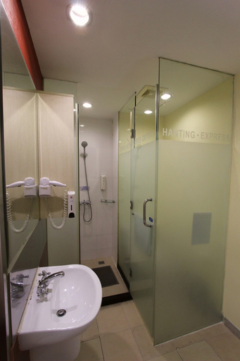 Bathroom 4, HanTing Hotel (Shenzhen Huaqiang Central Park), Shenzhen