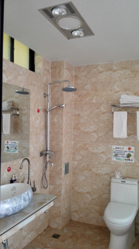 Bathroom 3, Da Li Shuang Lang Yi Shui Yun Ju Ke Zhan, Dali Bai