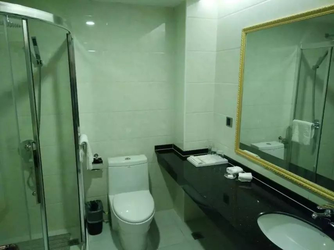 Bathroom 2, Baolianhua Hotel, Chenzhou