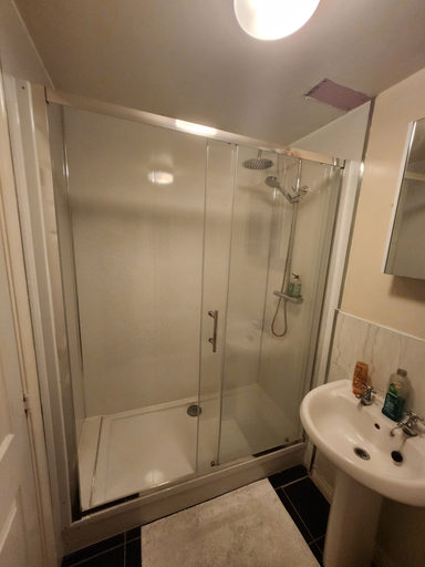 Bathroom 4, 69 swan lane, Coventry