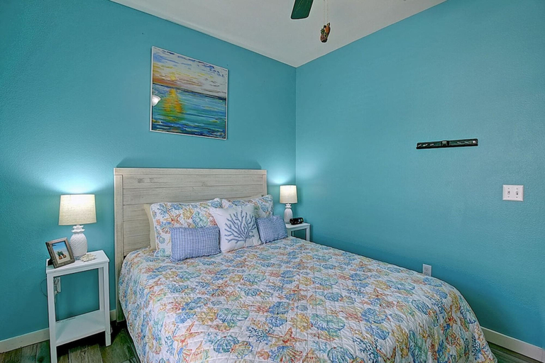 Room 4, Toucan Tango- Golf Cart Friendly 3BD Home, Nueces