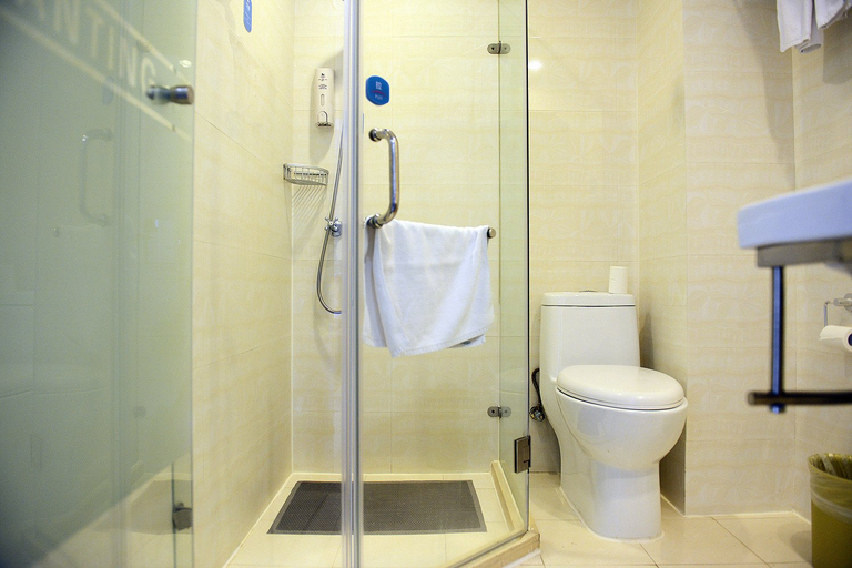 Bathroom 4, Hanting Hotel (shanghai Deping Road), Shanghai