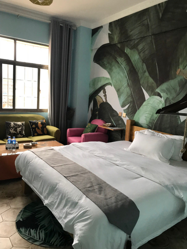 Bedroom 5, Nianlun Theme Hotel, Lijiang