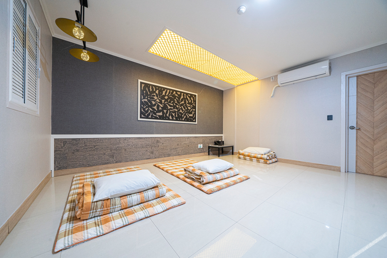 Bedroom 2, Donghae Hotel Bon Stay, Donghae