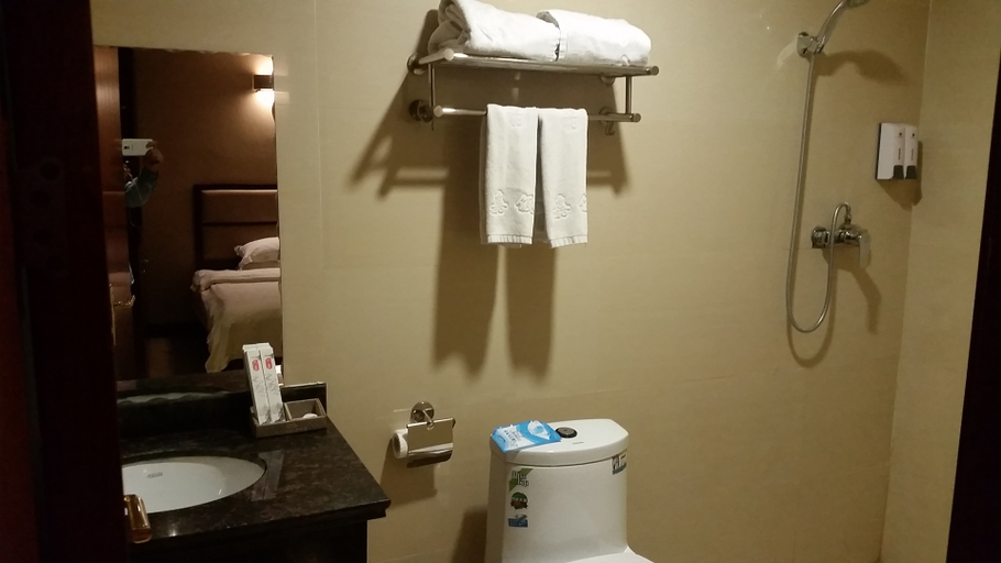 Bathroom 3, Qingya Hotel (Heze Jiahecheng Branch), Heze