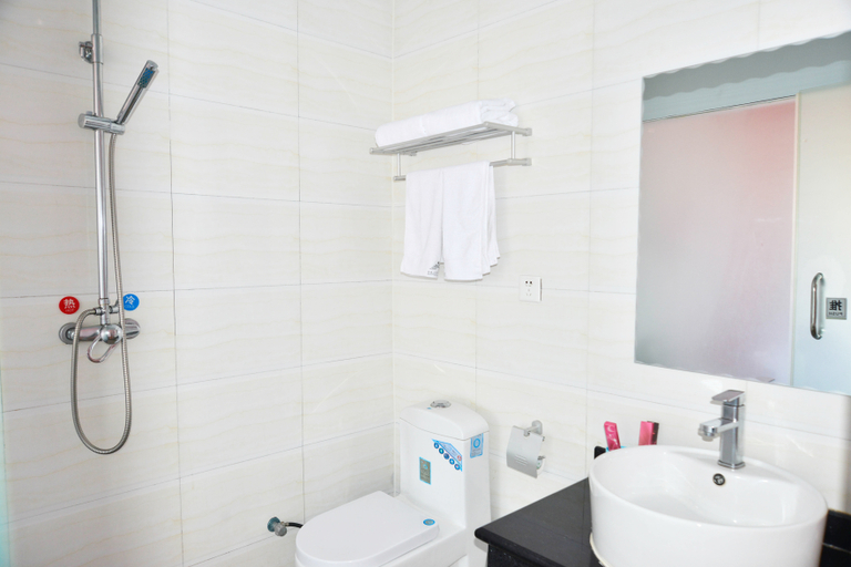 Bathroom 3, Ye County Jincheng Theme Hotel, Pingdingshan