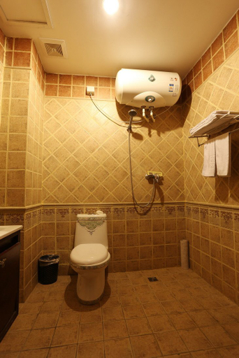 Bathroom 3, Qingdao World Hotel, Qingdao