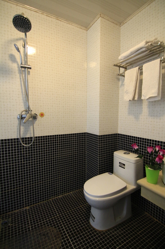 Bathroom 2, Lijiang Shengda Hotel, Lijiang