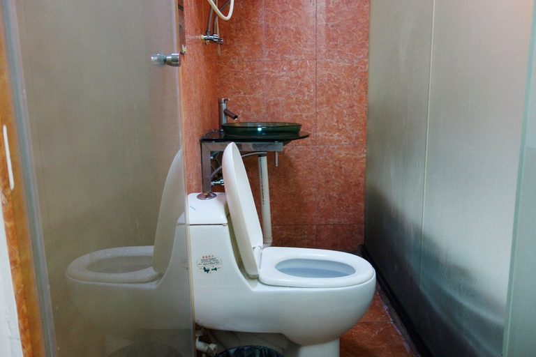 Bathroom 2, One Forest Youth Hostel (Shanghai Overseas), Shanghai