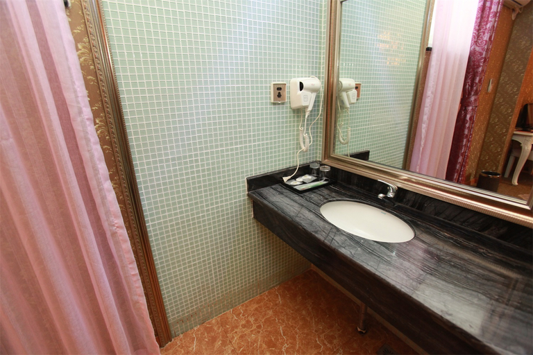 Bathroom 2, Meiji Hotel, Chengdu