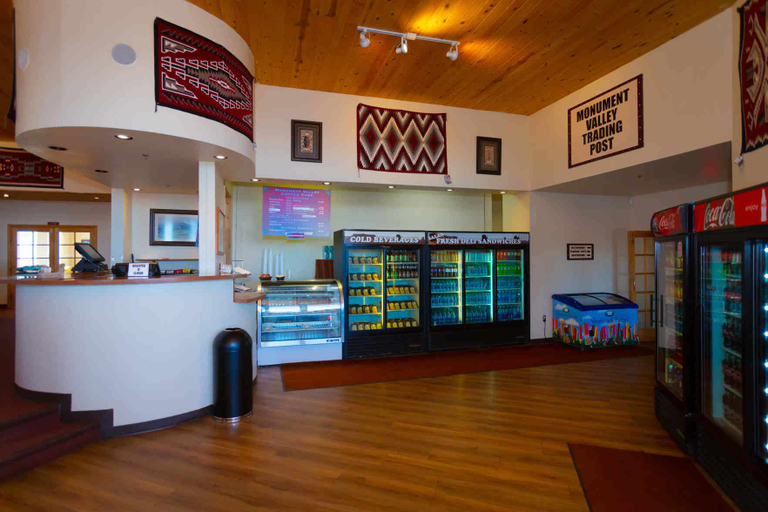 Food & Drinks 3, The View Hotel, Navajo