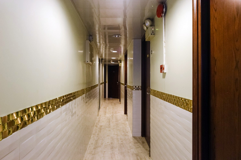Others 4, Qian Yue Inn, Kowloon