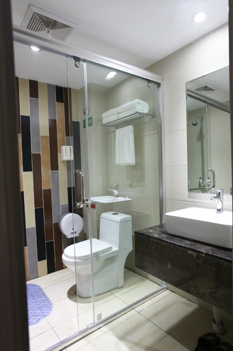 Bathroom, Xinshidai Holiday Hotel, Yichang