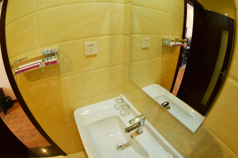 Bathroom 5, Meichao Yun Hotel, Yuncheng