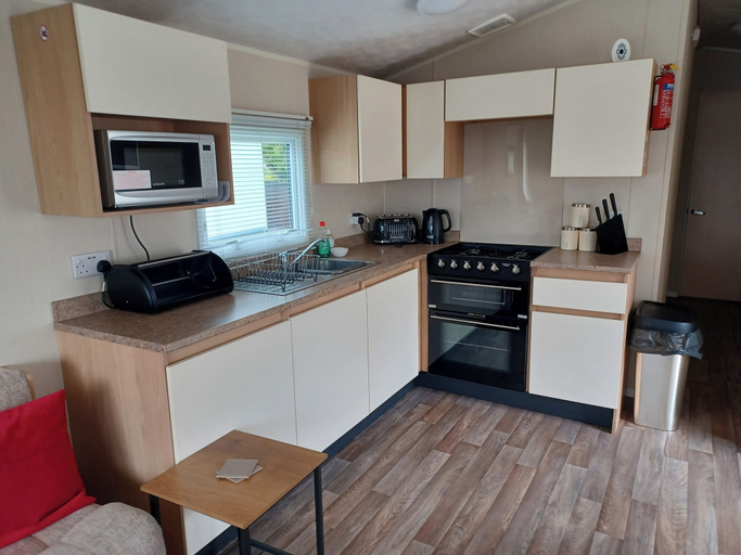 Private kitchen, 8 Berth Caravan at Butlins Skegness, Lincolnshire