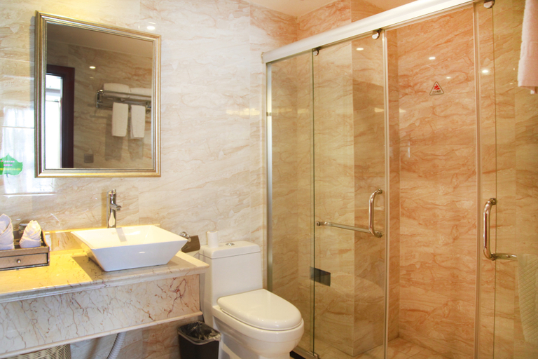 Bathroom 2, Wuhan Hongkun Hotel (Hanyang Yongantang Subway Station), Wuhan