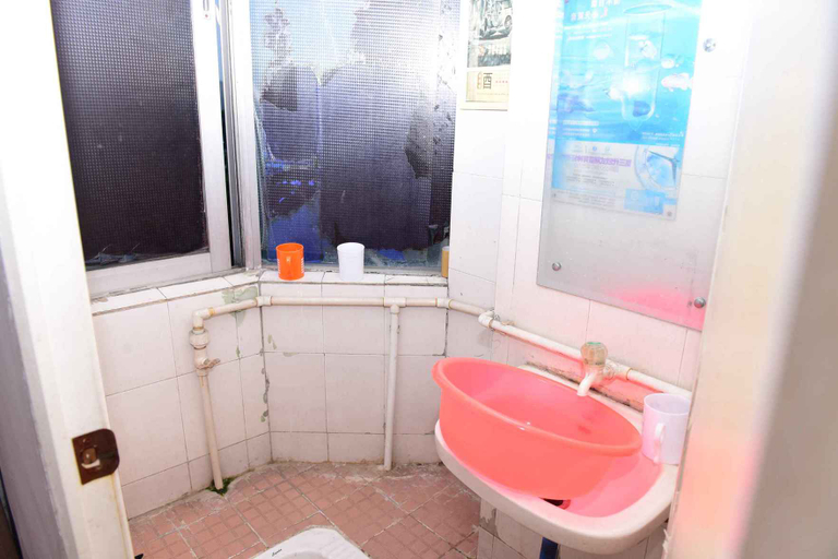 Bathroom 2, Sanhe Hostel, Shenzhen